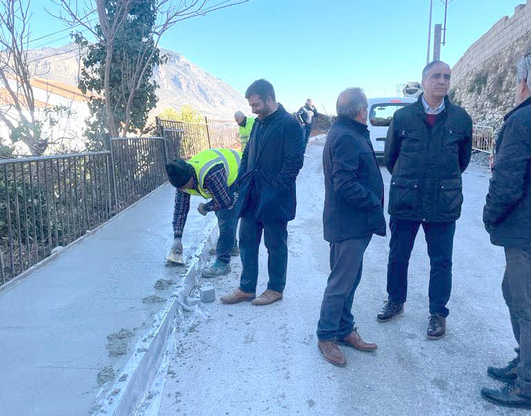 El Alcalde Y El Concejal En Una Visita A Las Obras.