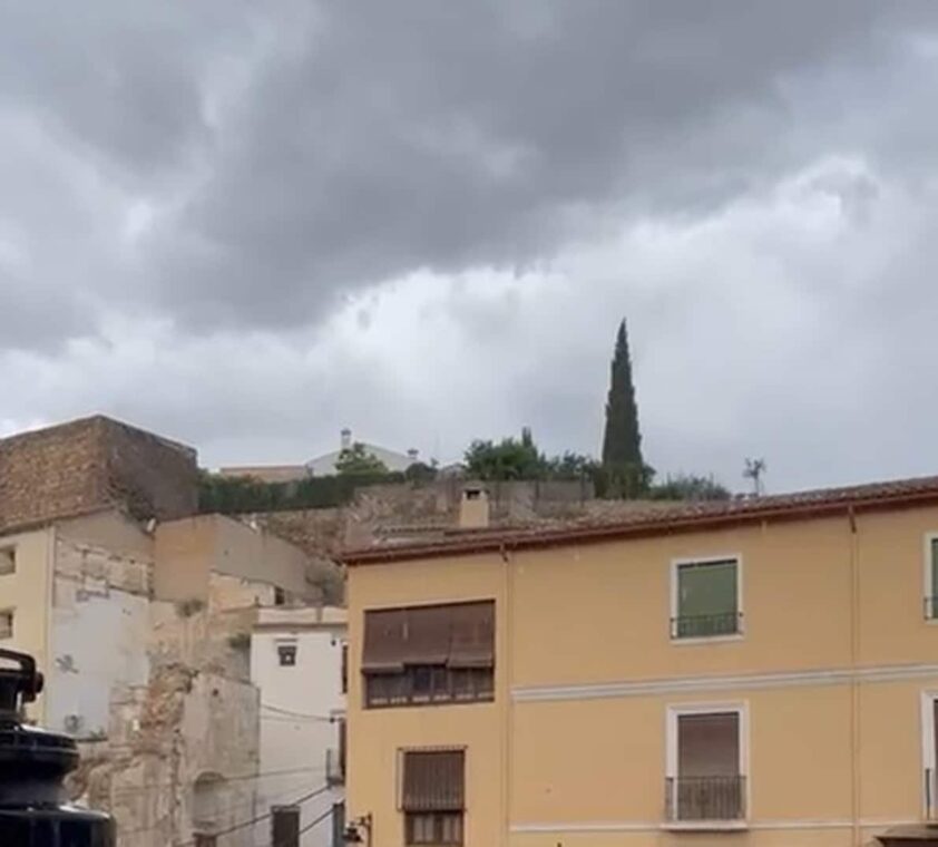 La Lluvia Comenzó A Caer, En Forma De Tormenta, A Mediodía En Loja. Foto: Calma