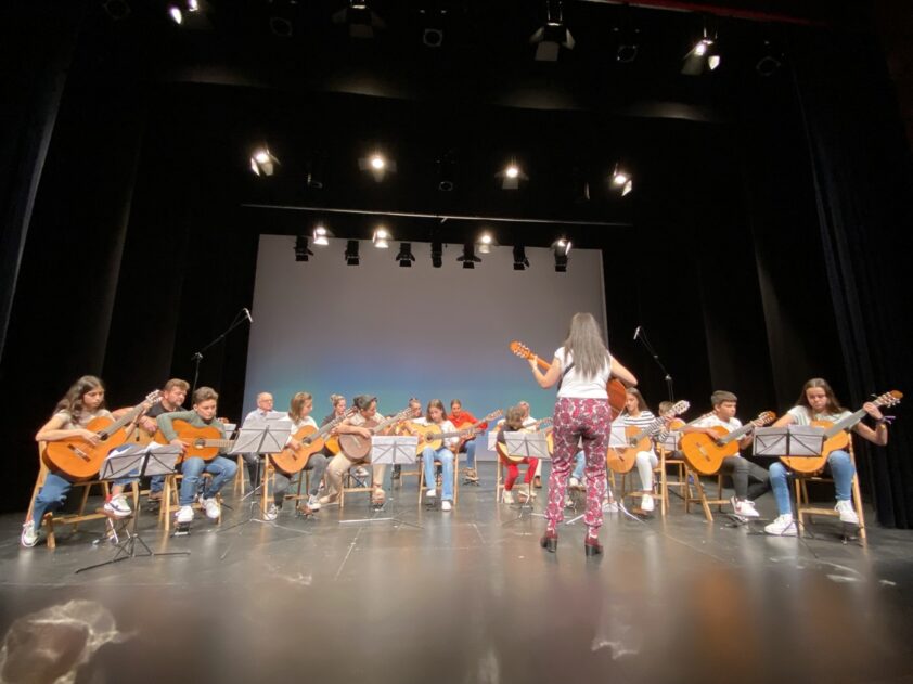 El Alumnado De Guitarra, En Un Momento De Su Actuación. Foto: A. Matas