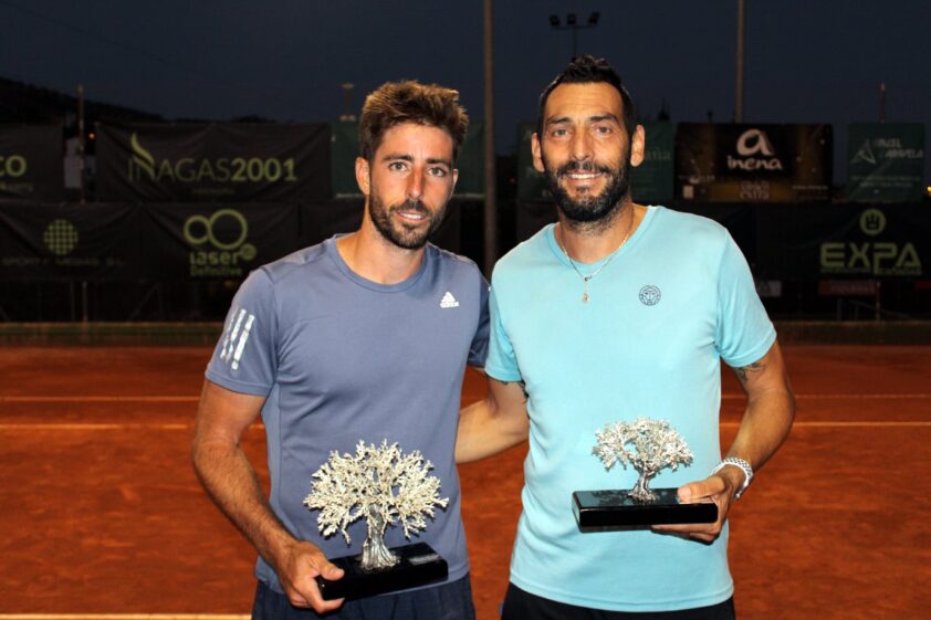 Enrique López Y Francisco Javier Martínez Con Los Trofeos. Foto: Paco Castillo.