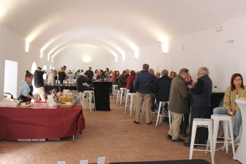 Numeroso Público Asistió A La Ii Feria Gastronómica En El Cortijo Las Mozas. Foto: C.m.