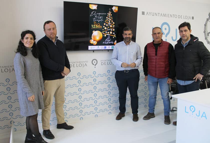 Responsables Políticos Y Comerciales En La Presentación De La Campaña. Foto: C. M.