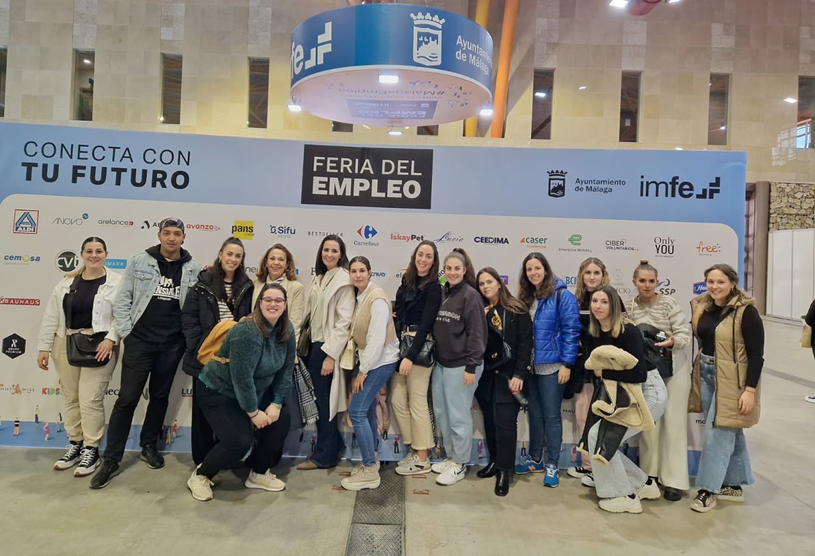 Alumnado Que Asistió A La Feria De Empleo De Málaga. Foto: Corto