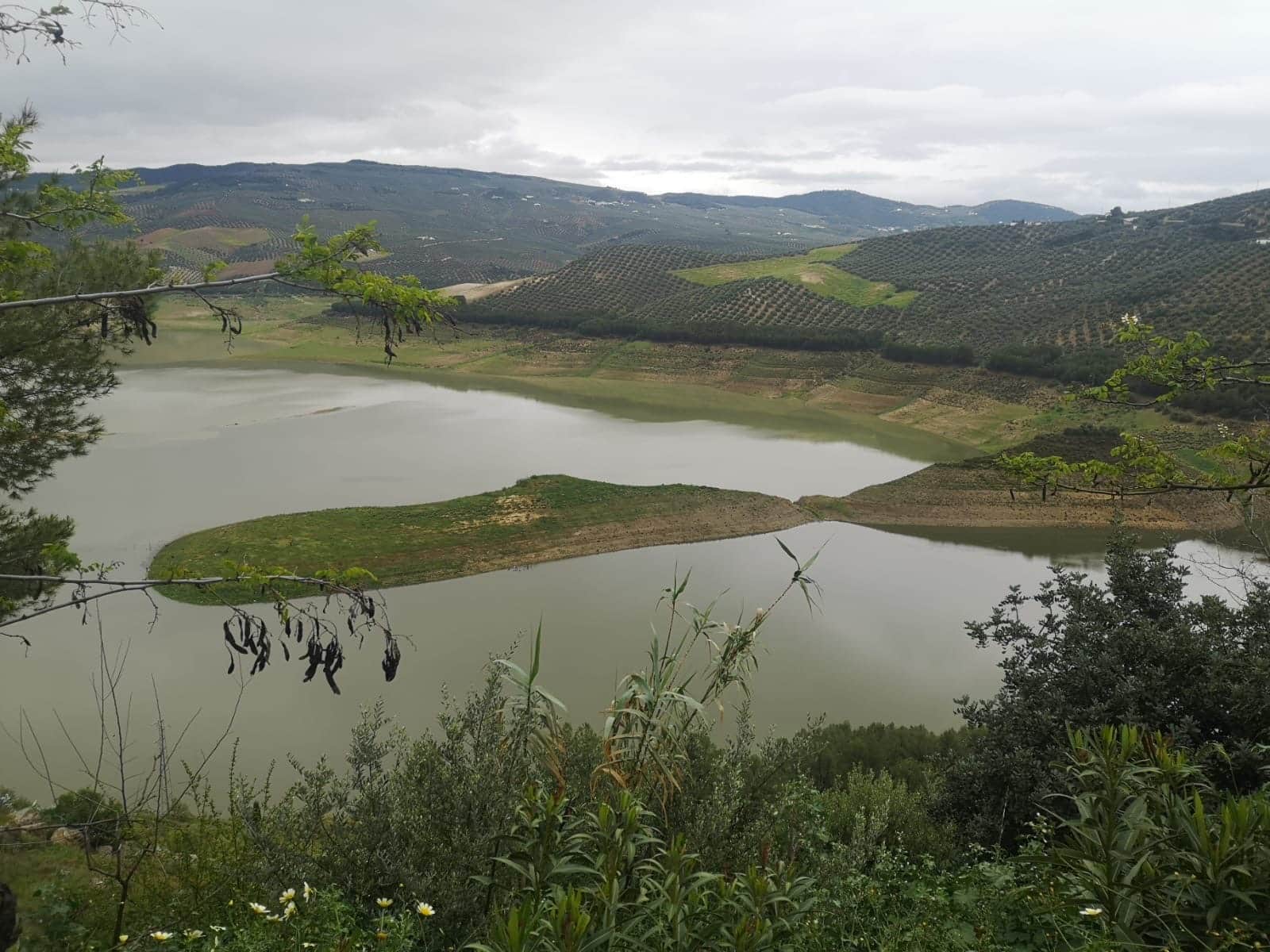 Imagen Que Presenta El Pantano De Iznájar Con El Aporte De Las Lluvias De Los últimos Días. C.m.