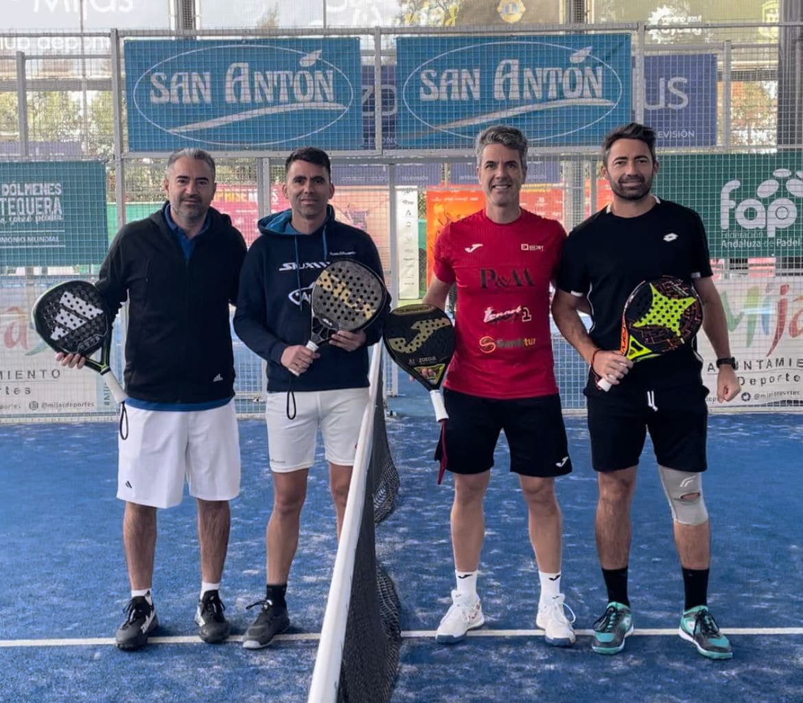 Paco Pérez Y Nino Martín A La Izquierda Junto A La Pareja Con La Que Disputaron La Final