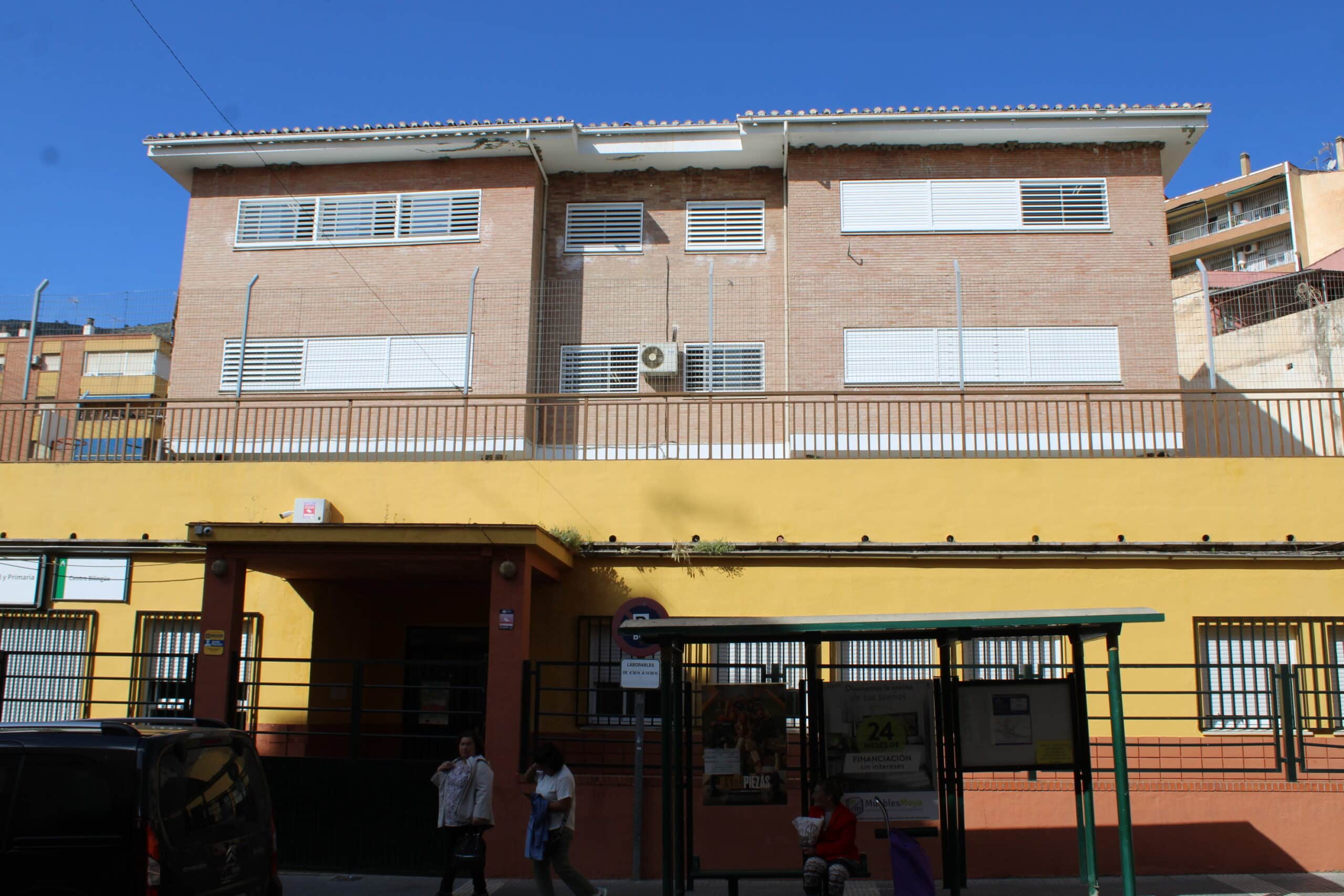 Entrada principal del colegio Victoria en Loja. FOTO: Óscar G.