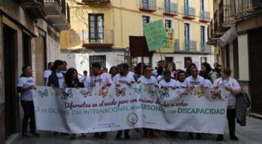 Una marcha solidaria por la inclusión congrega a más de 200 personas ...