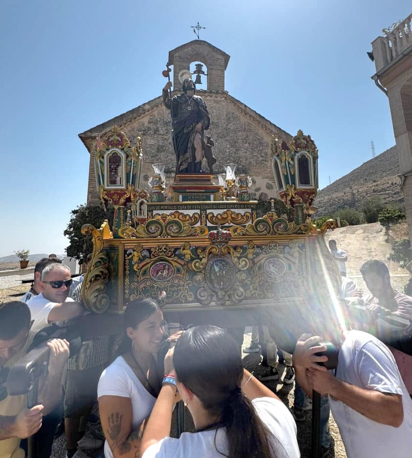 F77f5329 Fcae 49d4 A6d9 015374f502a2red