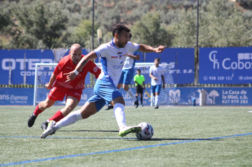 Diego Gámiz Controla El Balón