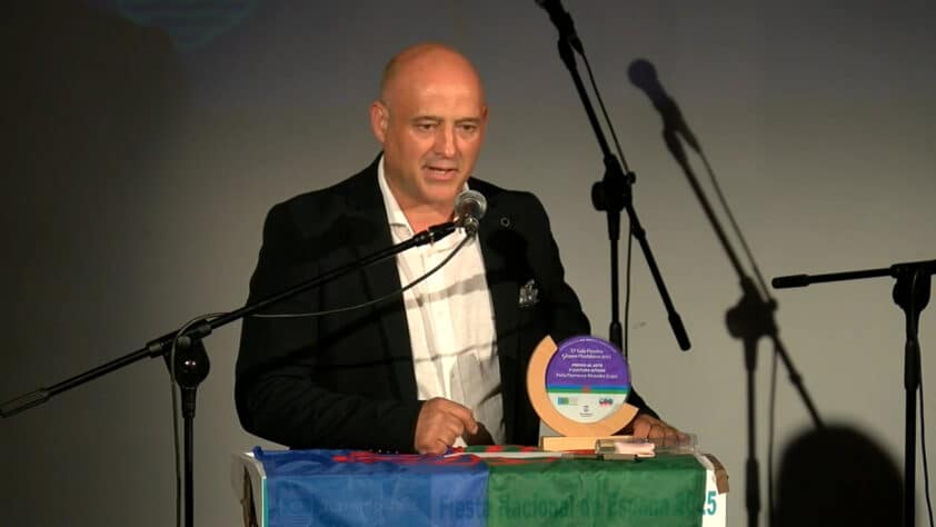 1 Directos Live U Pgm.mov.00 45 41 00.imagen Fija006