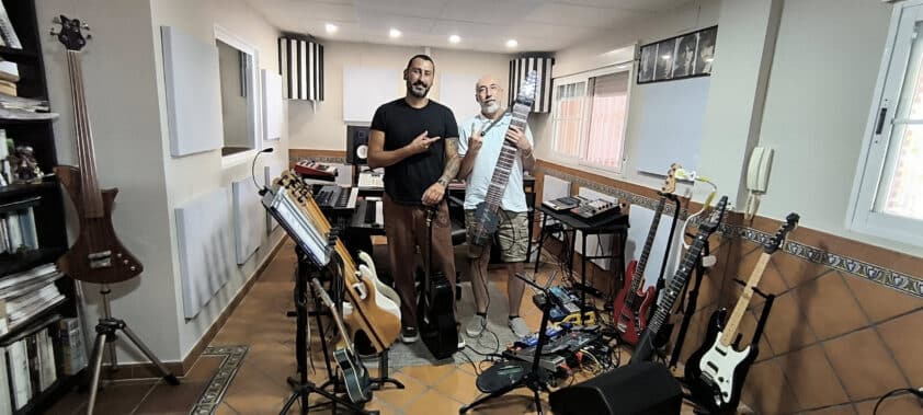 Indio En El Estudio Con Su Productor, Mike Vitulli