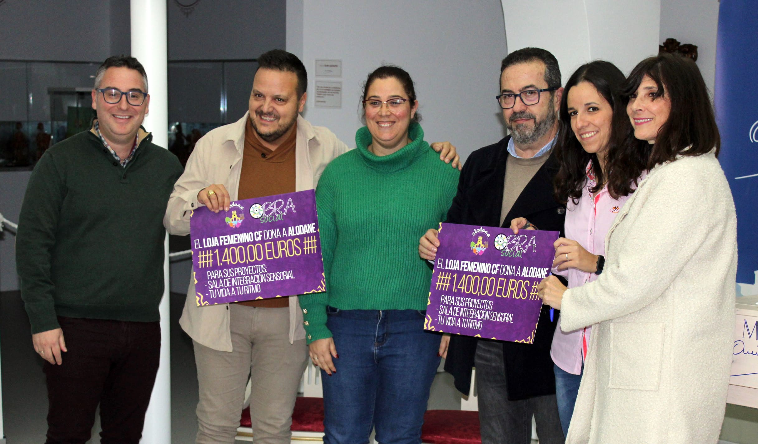 Entrega Del Cheque A Alodane Para Digital