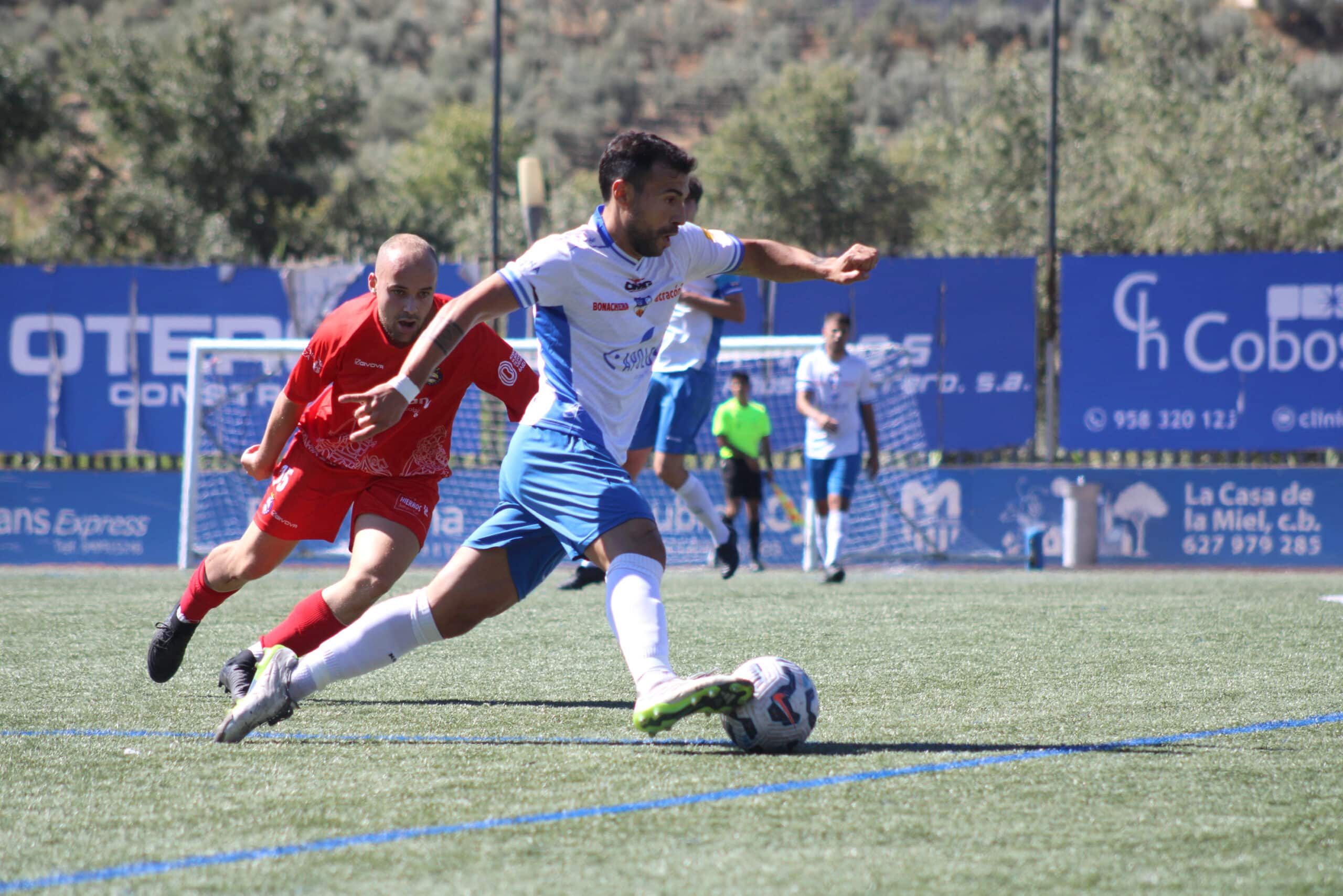 Diego Gámiz Controla El Balón