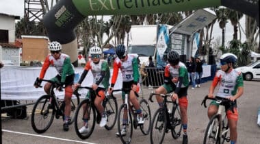 Club Ciclista Lojeño En Carrera De Cadetes Extremadura