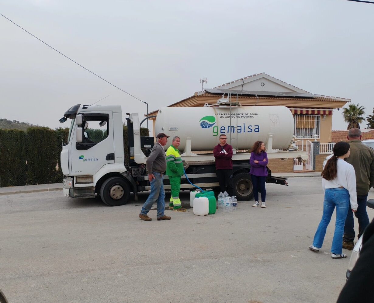 Camión Suministro Agua