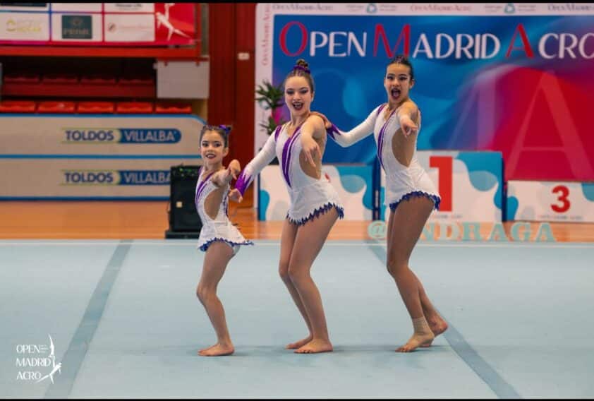 658699273 18369618343206667 44903990735941117 N