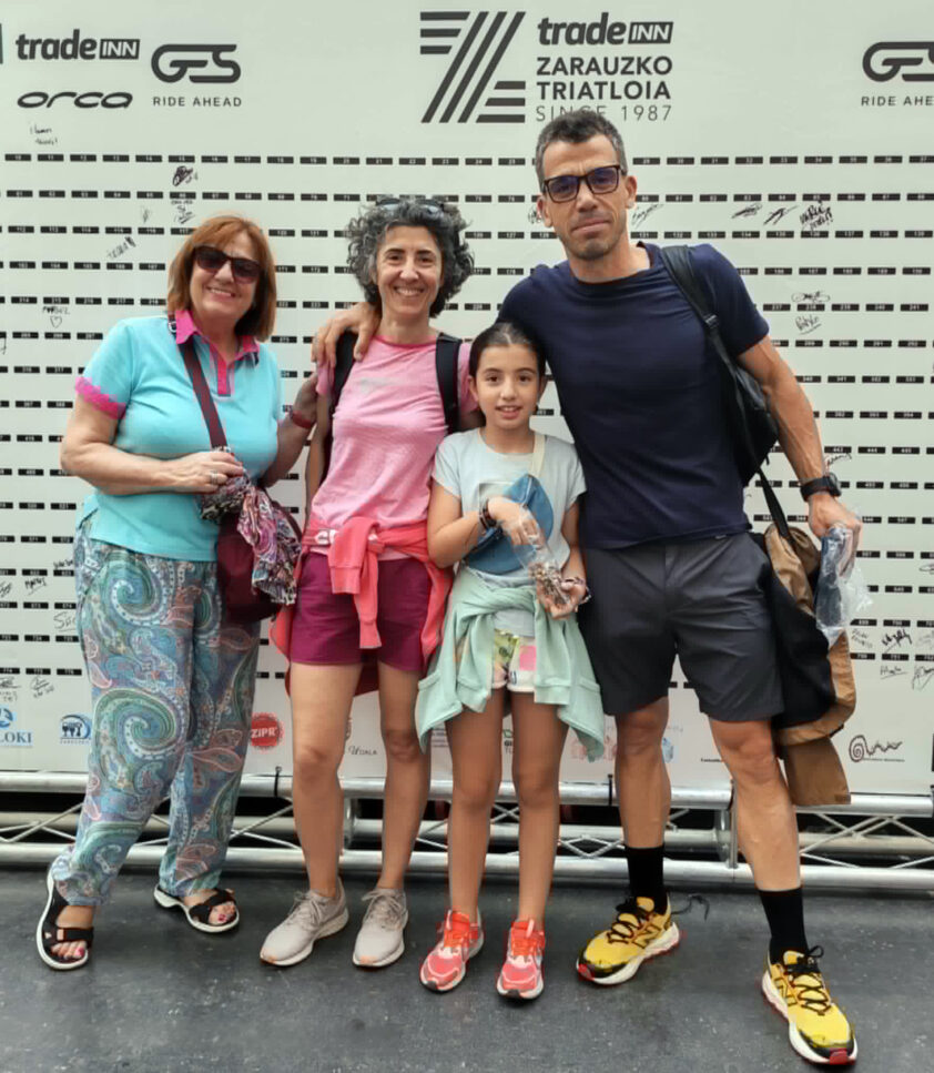 Con La Familia
